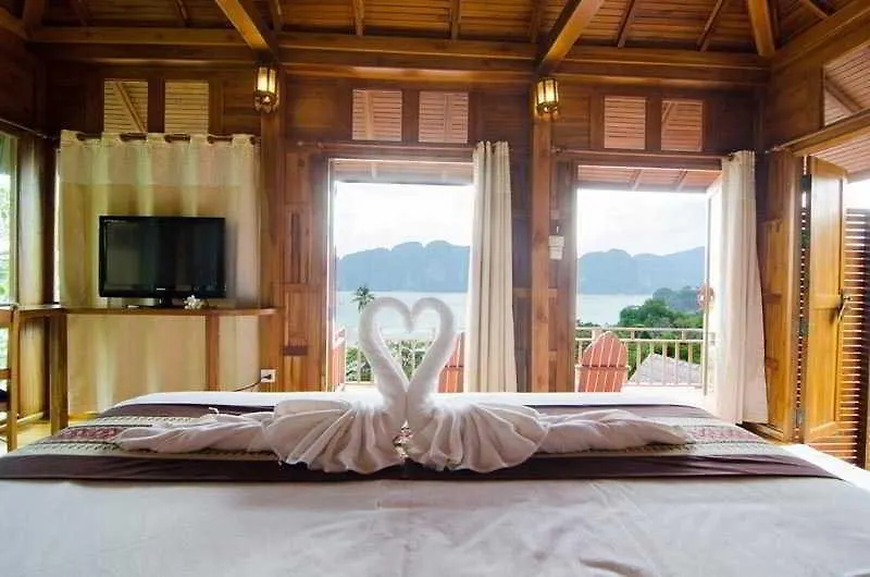 Phi Phi The Beach Resort 3*, جزيرة في في تايلاند