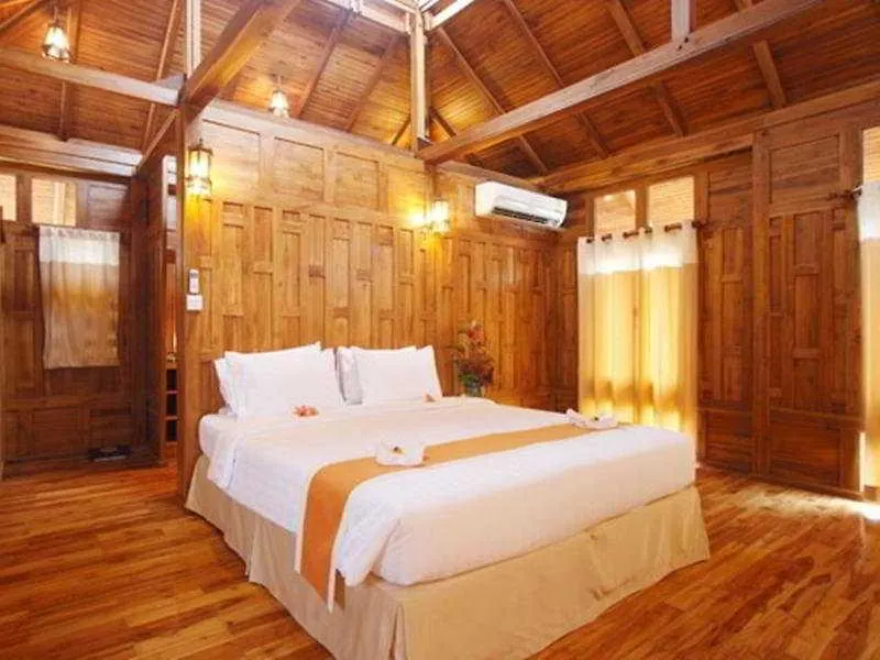Hotel Phi Phi The Beach Resort